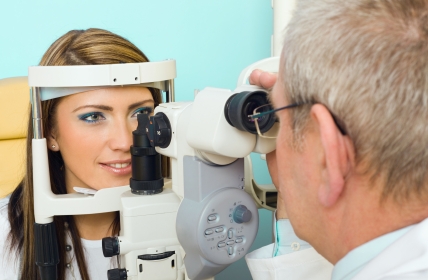 Когда обращаться к врачу офтальмологу?